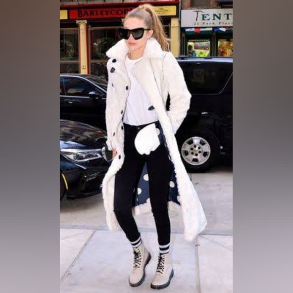 DR. MARTENS 1460 Pascal Lace-up Boots in Optical White NEW *Size Wms 8* - Picture 5 of 12